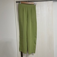 moment +センタープレススラックス カラーテーパードパンツ