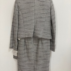 未使用　フォーマルスーツ9号　卒業式入学式の画像