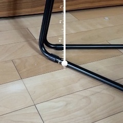 軽くてシンプルなサイドテーブルの画像