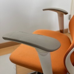 高級オフィスチェア　オカムラ　ゼファーの画像
