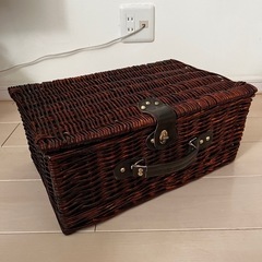 インテリアに　カナダで購入　ピクニックバスケットの画像