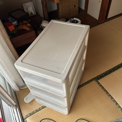 クリアケース３段