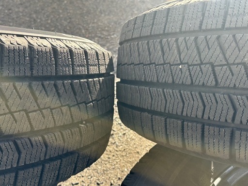クラウンに使用！スタッドレスセットバリ山215/65R16アルファードヴェルファイアなど114.3