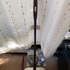 中古☆電動くるくる回転ツインモップ  床掃除 水拭き 床磨き 充電式 窓ふき 拭き掃除の画像