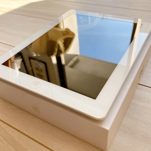 【美品】Apple/iPad/32GB/ホワイト