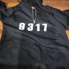 レディース　フード付きトレーナー