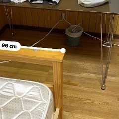 木製シングルベットの画像