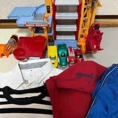 【あげます】トミカ 工事現場 おもちゃ 乗り物 車 子供服 90.100 男の子  の画像