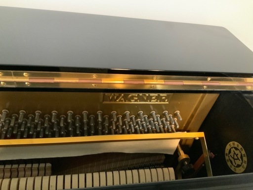 アップライトピアノ　WAGNER