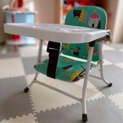 [お取引中]子供用ローチェア（テーブル付き）の画像