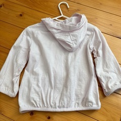 90サイズ女の子uvパーカーの画像