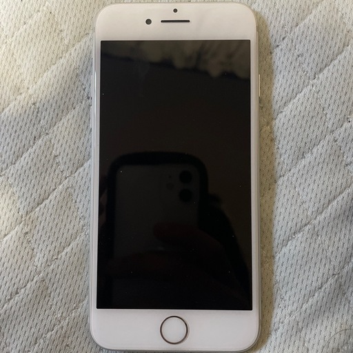 　 iPhone7 シルバー