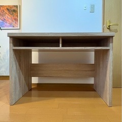 PCデスクの画像
