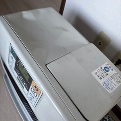 灯油ストーブの画像