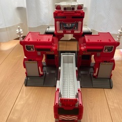 美品！トミカ　ビッグファイヤーコマンドステーションの画像