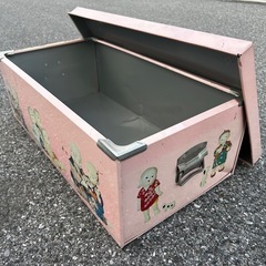 昭和レトロ着物、洋服、収納ケース金属製
の画像