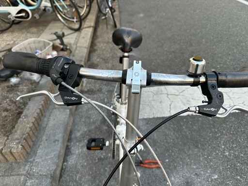 『ＳＡＬＥ　３０％』　折りたたみ自転車　２０インチ　6変速　白　配達可能