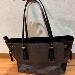 MICHAEL KORS  MKシグネチャー トートバッグ①の画像