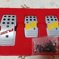モモ　ペダルカバー　新品未使用の画像