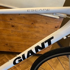 【GIANT】ESCAPE R3 3x8速　クロスバイク
の画像