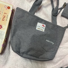 未使用　ハローキティ　キティーちゃん　かばん　バッグ　ミニポーチ付き
