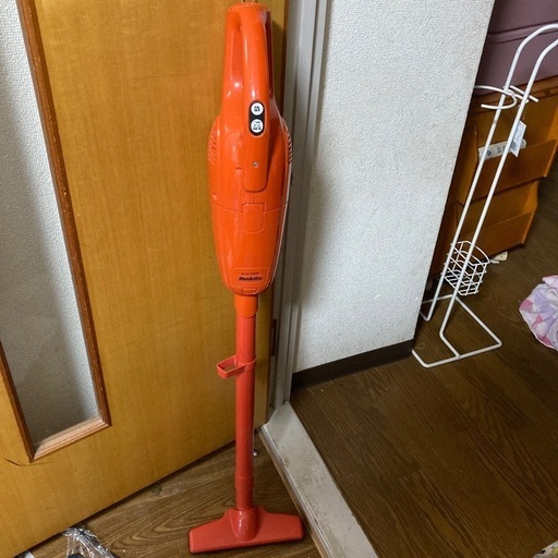 マキタ　掃除機　CL103D