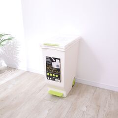 ★新品未使用★ ゴミ箱 スライドペダルペール  45L グリーン キャスター付 車輪 日本製の画像