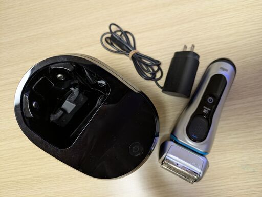電動シェーバー　BRAUN S8