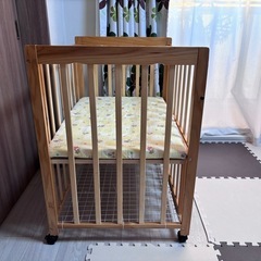 ベビーベッドの画像