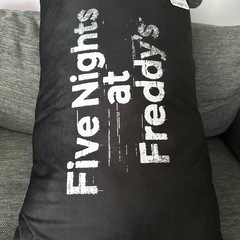 Five Nights at Freddy's ロングピローの画像