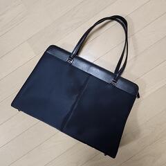  黒バック  A4ｻｲｽﾞも入ります