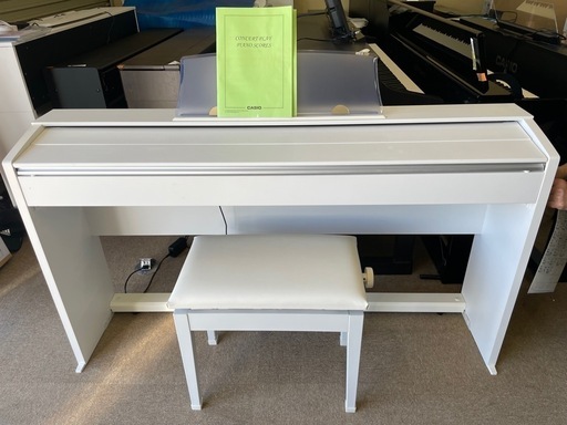 2020年製　中古美品、CASIO PX-770WE (ホワイトウッド調)電子ピアノ Ｐｒｉｖｉａ（プリヴィア）（８８鍵盤）