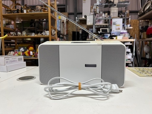 TOSHIBA 東芝 CDラジオ 2019年製 TY-C251 ホワイト CD読込OK ラジオ受信確認済 色ヤケあり 中古品 ③
