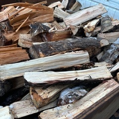 8000円。乾燥雑木ミックス薪軽トラ2台価格処分価格