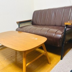IKEAソファとテーブル
