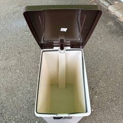 45リットルゴミ箱蓋付き