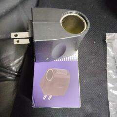 値下げしました。未使用品ドライブレコーダーと新品未使用品100ボルトからシガーソケット12ボルト　セット　雨の当たらない所に取り付けで防犯カメラにいかがでしょうか?　工夫して取り付けてみては？　防犯カメラは高額のためこちらで代用しようと思いましたが出品します。1セットは映像動作確認して売れました。の画像