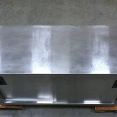 ≪yt1755ジ≫ ステンレス製 小型キャビネット作業台 幅110cm 高さ約70cm 天板フチ切りっぱなし/現状品 戸棚/収納/中古厨房機器/宮城県仙台市 61220-17の画像