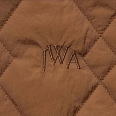 ユニクロ×JWA キルティングジャケットの画像