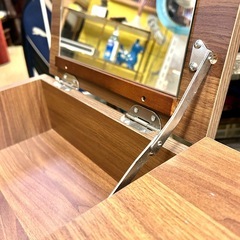 《売約済》【池上店】 ドレッサー スツール 付き 折りたたみ式 鏡台 デスク 引き出し ベッドサイド モダン 木製収納 化粧台 コンパクト の画像