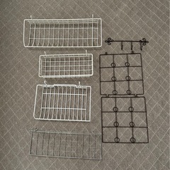 ワイヤーラックカゴ、フックなど