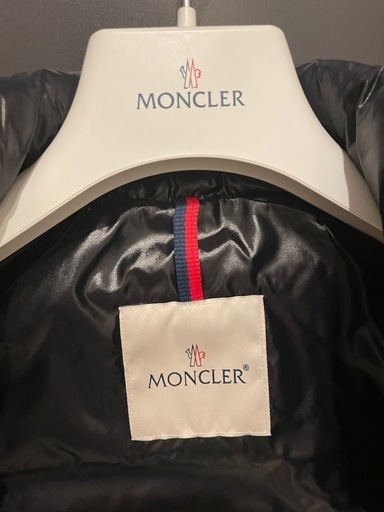 【3/17値下げしました】※正規品※MONCLER モンクレール　ダウンベスト