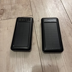 【早い者勝ち】モバイルバッテリー　ソーラーパネル、LEDライト付き