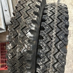 トラック用スパイクタイヤ二本セットその1