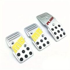 モモ　ペダルカバー　新品未使用