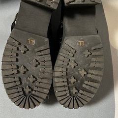 地雷系靴の画像