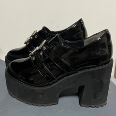 地雷系靴の画像