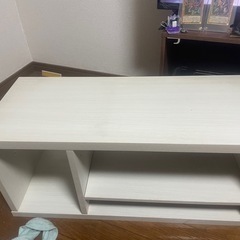 白のテレビ台