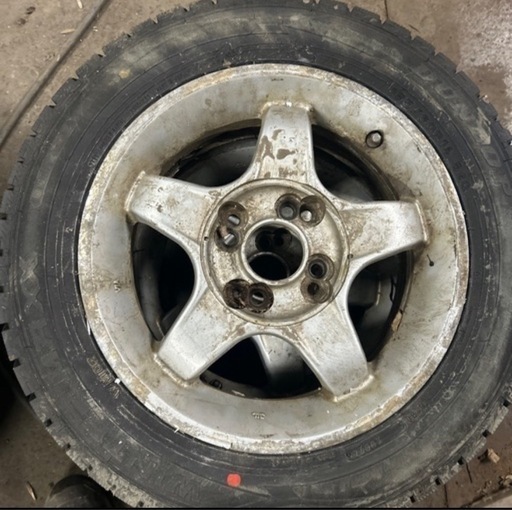 スタッドレスタイヤ