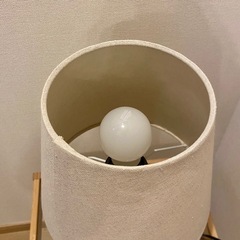 ナチュラル テーブルスタンドライト　の画像